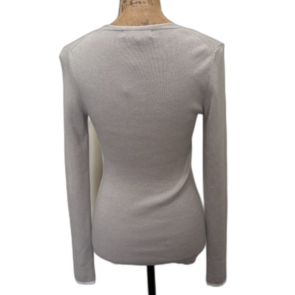NWT Banana Republic Gray Ribbed V-Neck Fitted Sweater Silk Cotton Size Medium - Picture 2 of 5